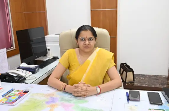 Nitika Khandelwal IAS