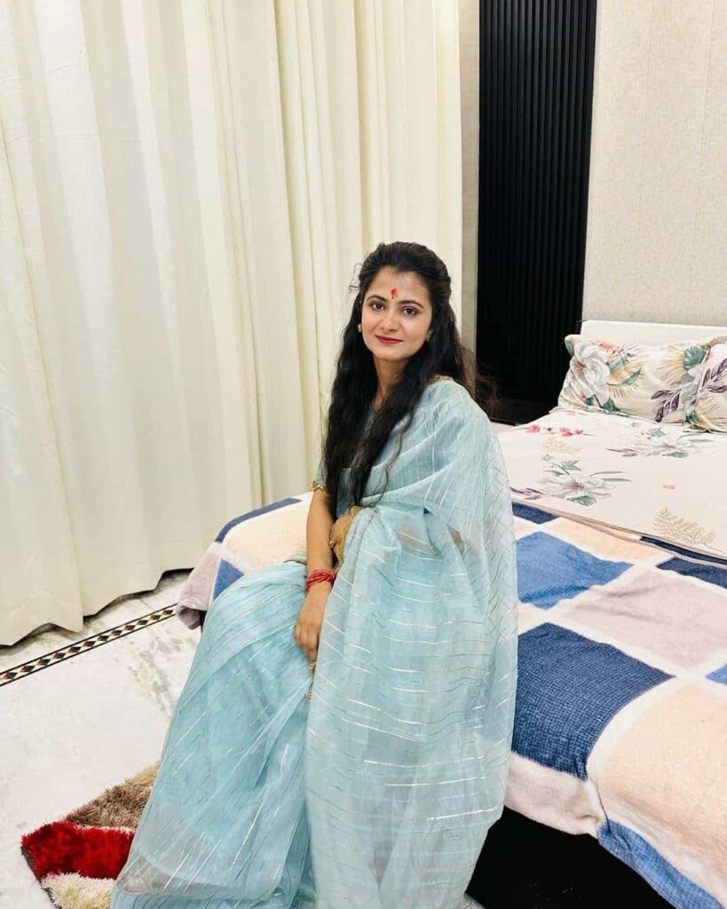 Divya Tanwar IAS Age