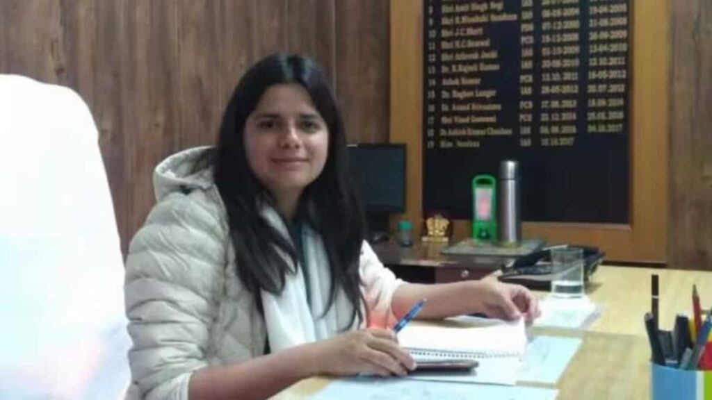 Vandana Singh IAS Age